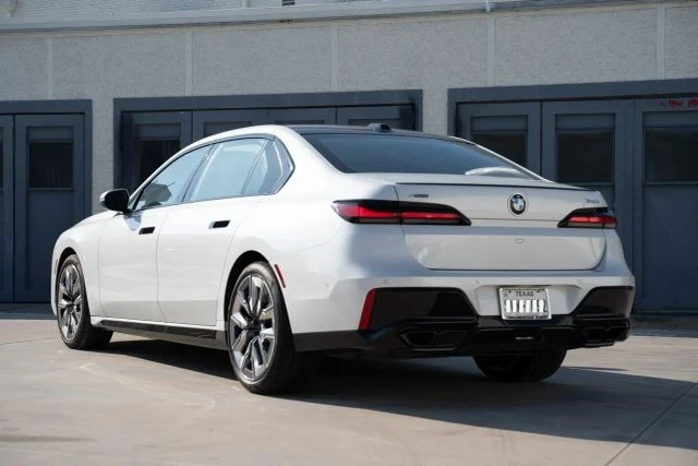 2023 BMW G70 7 Series - Image 5 of 21