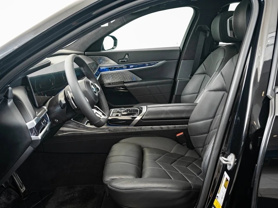 2023 BMW G70 7 Series - Image 19 of 21