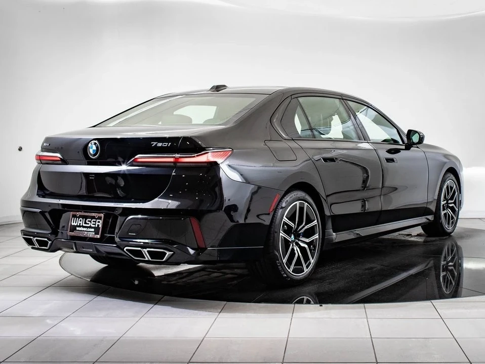 2023 BMW G70 7 Series - Image 10 of 21