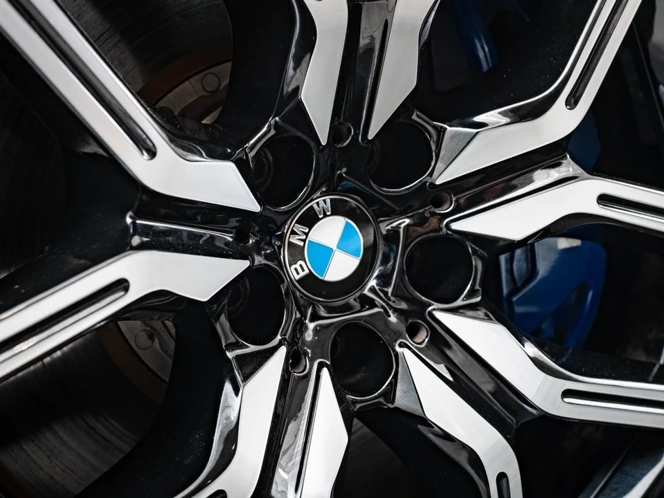 2023 BMW G70 7 Series - Image 8 of 21