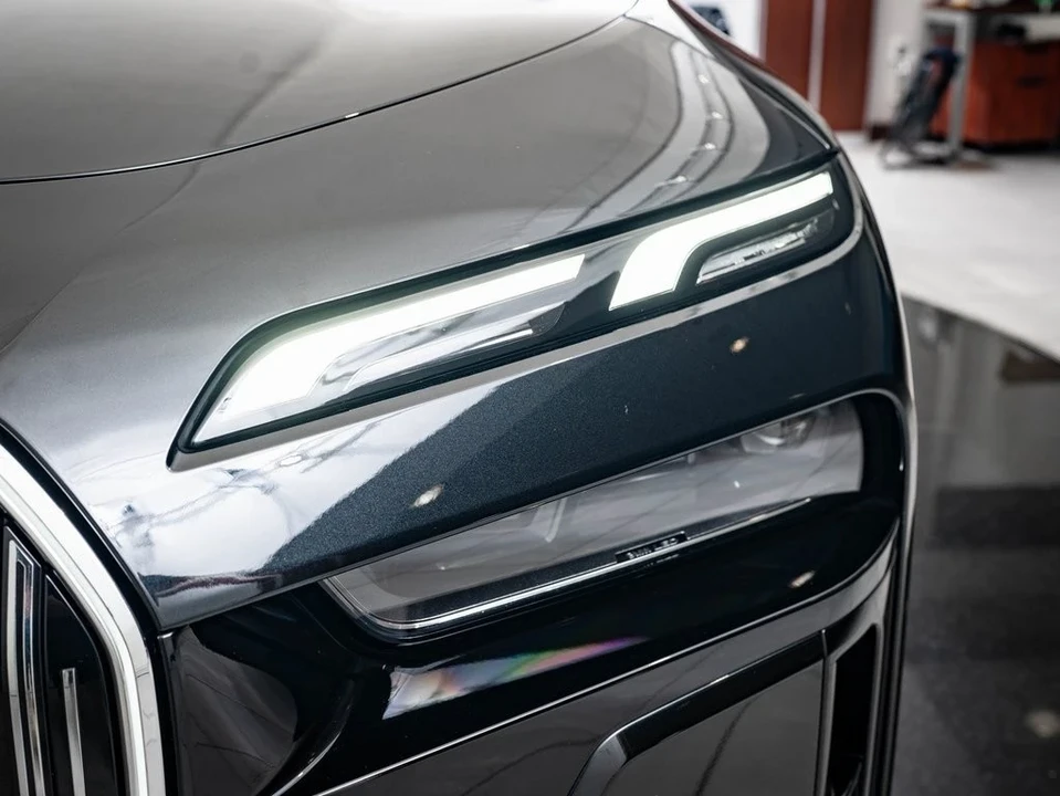 2023 BMW G70 7 Series - Image 14 of 21