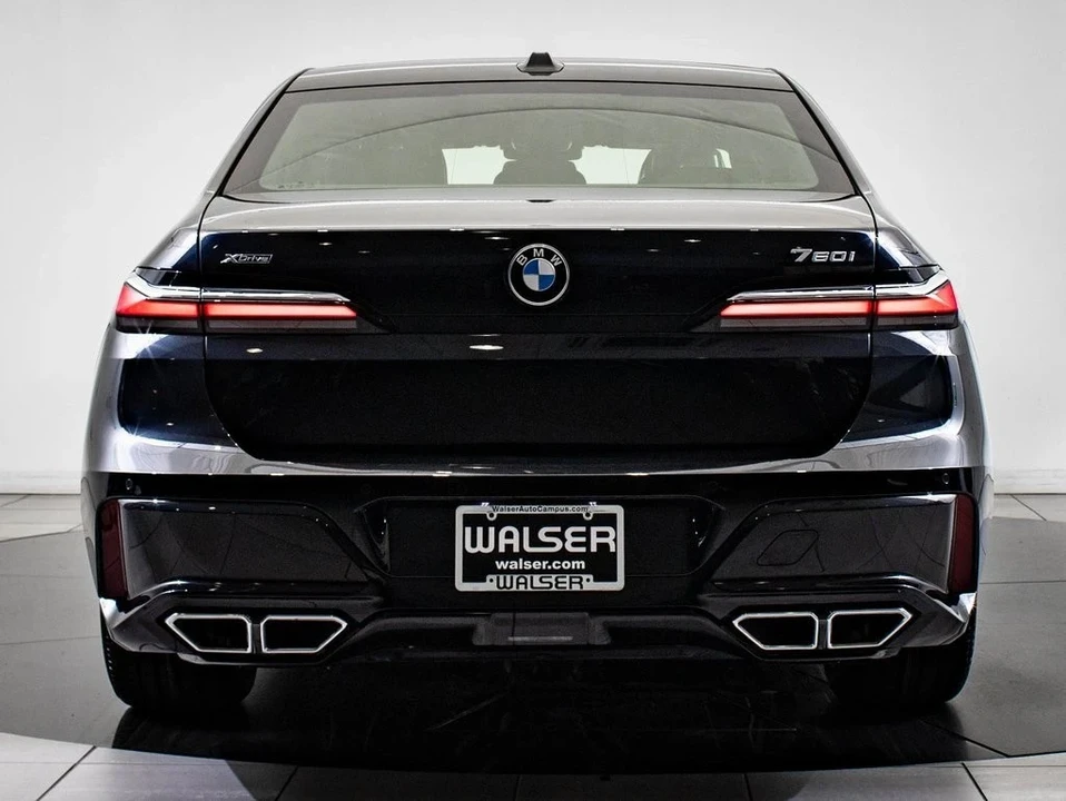 2023 BMW G70 7 Series - Image 11 of 21