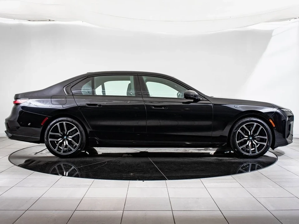 2023 BMW G70 7 Series - Image 7 of 21
