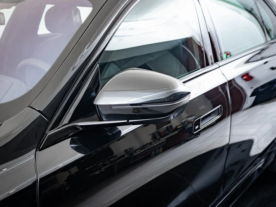 2023 BMW G70 7 Series - Image 15 of 21