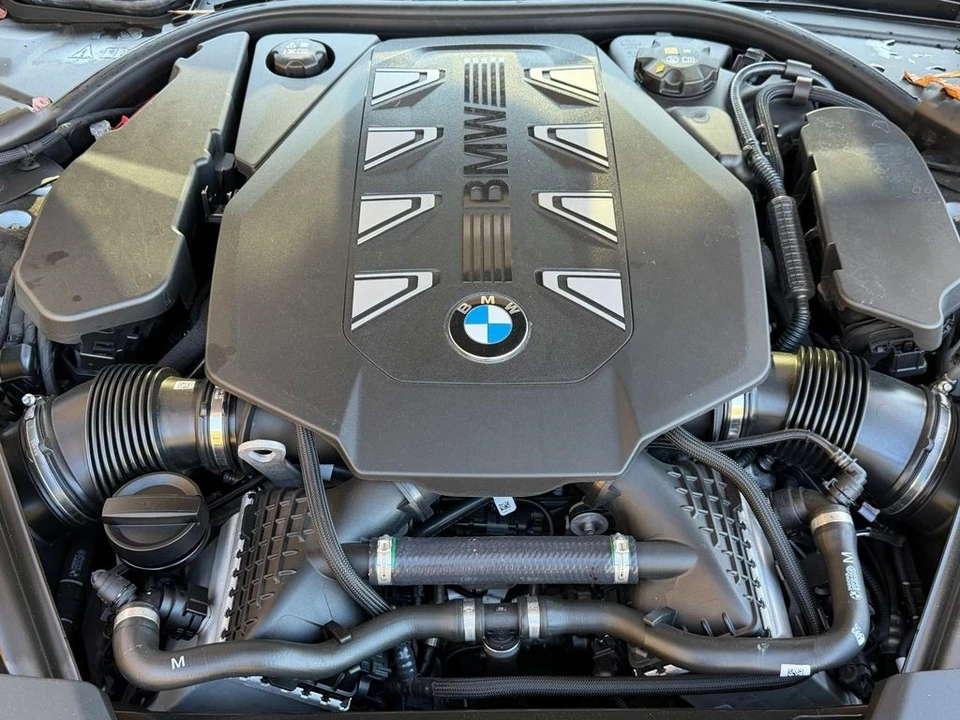 2023 BMW G70 7 Series - Image 12 of 21