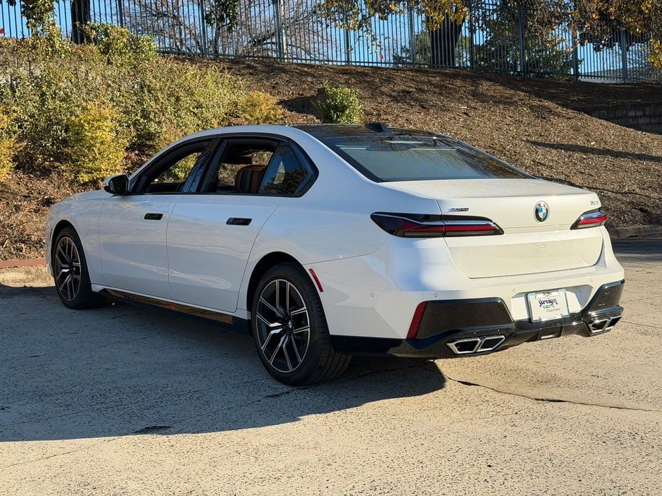 2023 BMW G70 7 Series - Image 8 of 21