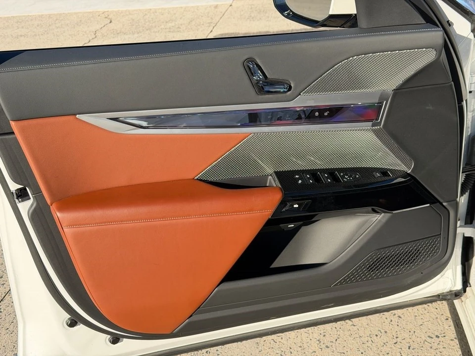 2023 BMW G70 7 Series - Image 14 of 21