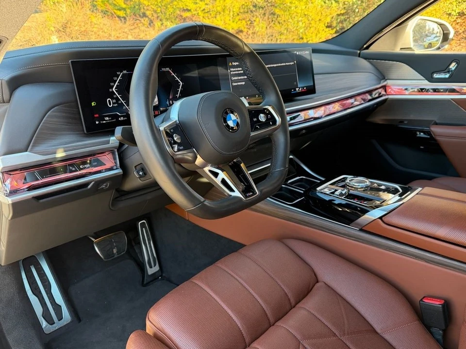 2023 BMW G70 7 Series - Image 16 of 21