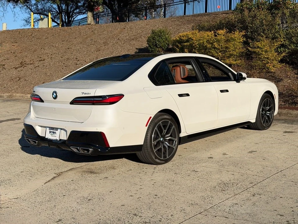 2023 BMW G70 7 Series - Image 5 of 21