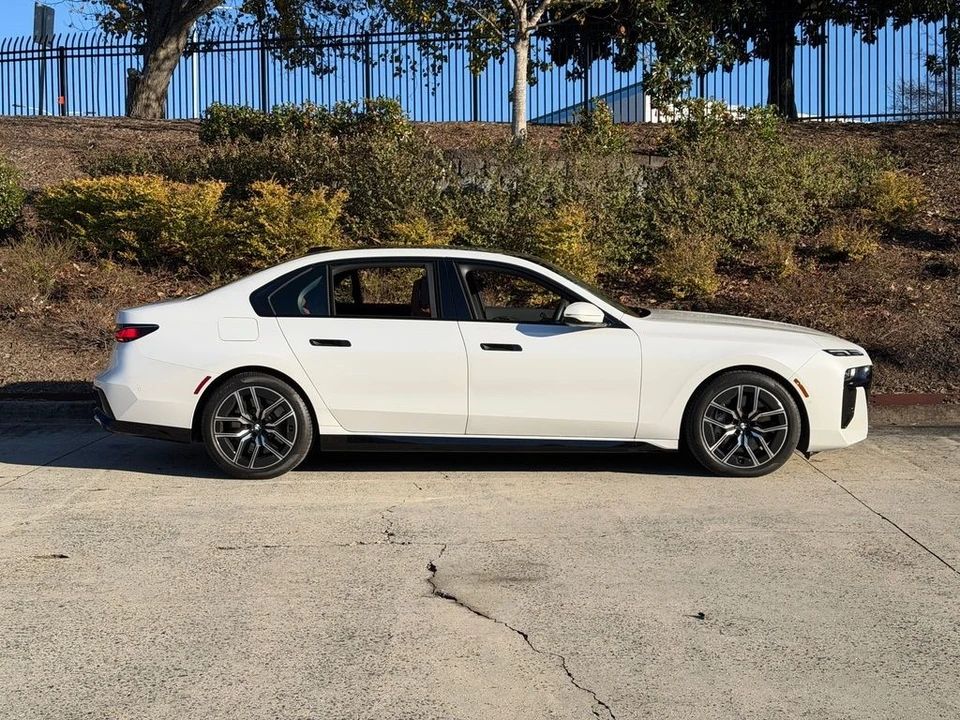 2023 BMW G70 7 Series - Image 3 of 21