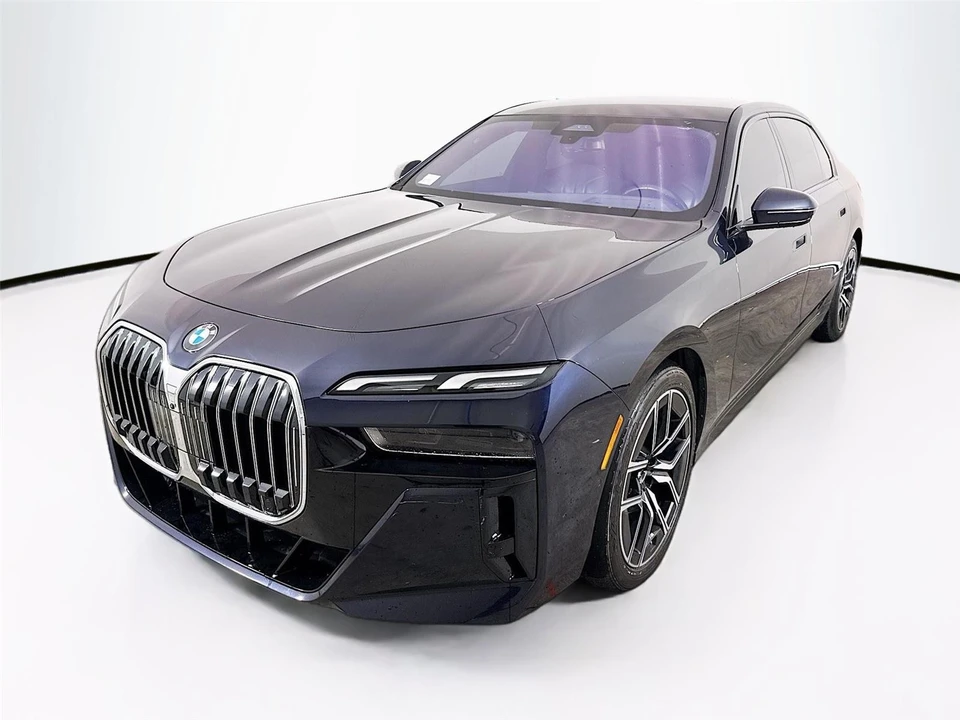 2023 BMW G70 7 Series - Image 3 of 14