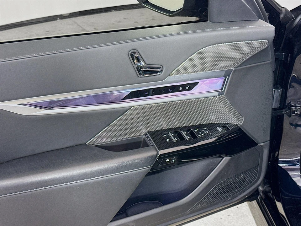 2023 BMW G70 7 Series - Image 11 of 14