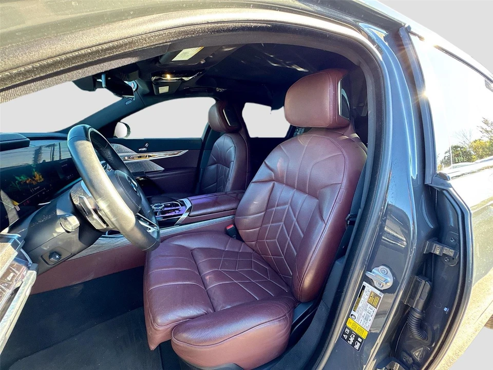2023 BMW G70 7 Series - Image 8 of 14