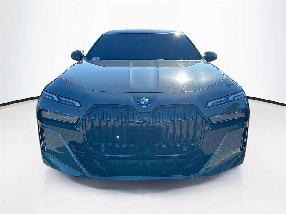 2023 BMW G70 7 Series - Image 2 of 14