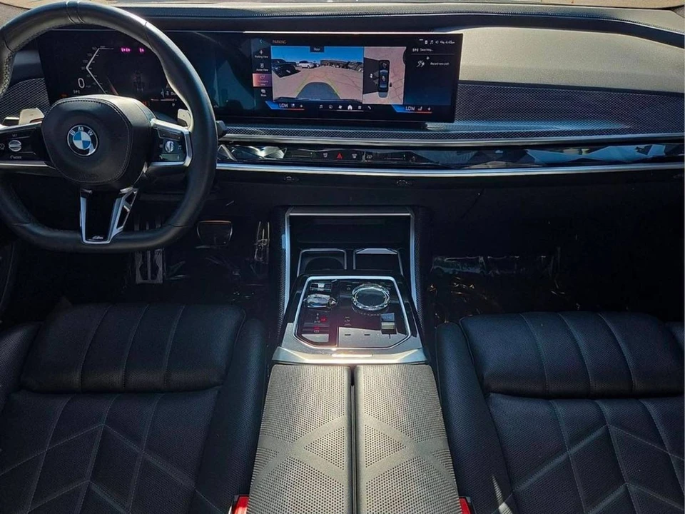 2023 BMW G70 7 Series - Image 5 of 8