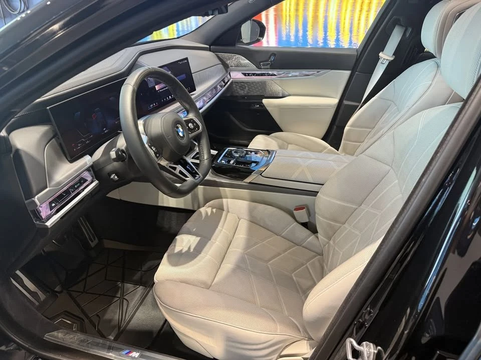 2023 BMW G70 7 Series - Image 11 of 20