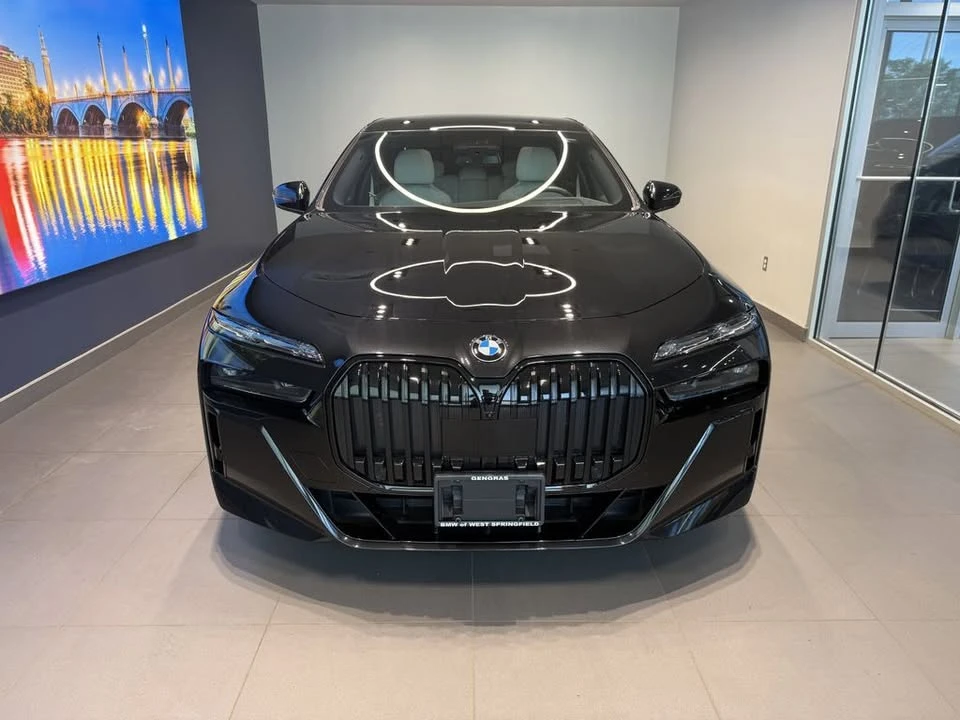 2023 BMW G70 7 Series - Image 2 of 20