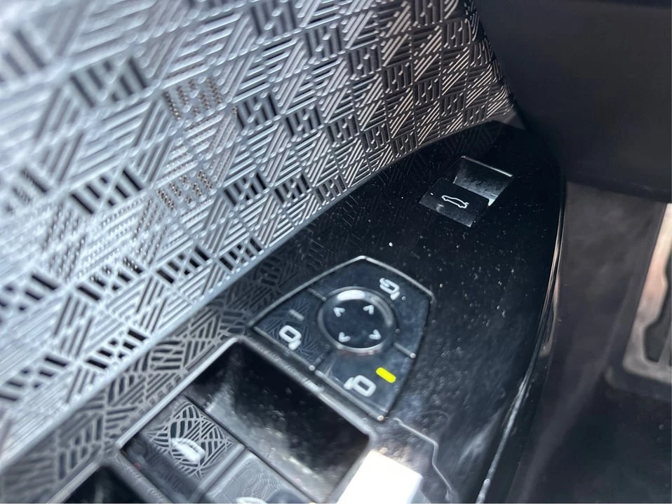 2023 BMW G70 7 Series - Image 16 of 20