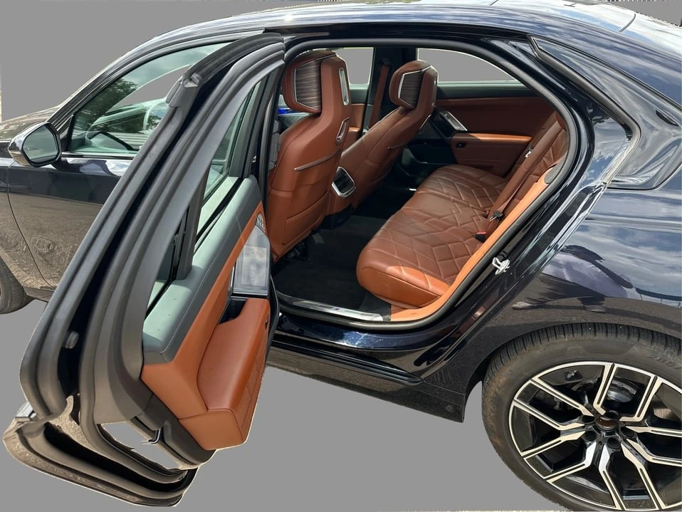 2023 BMW G70 7 Series - Image 10 of 20