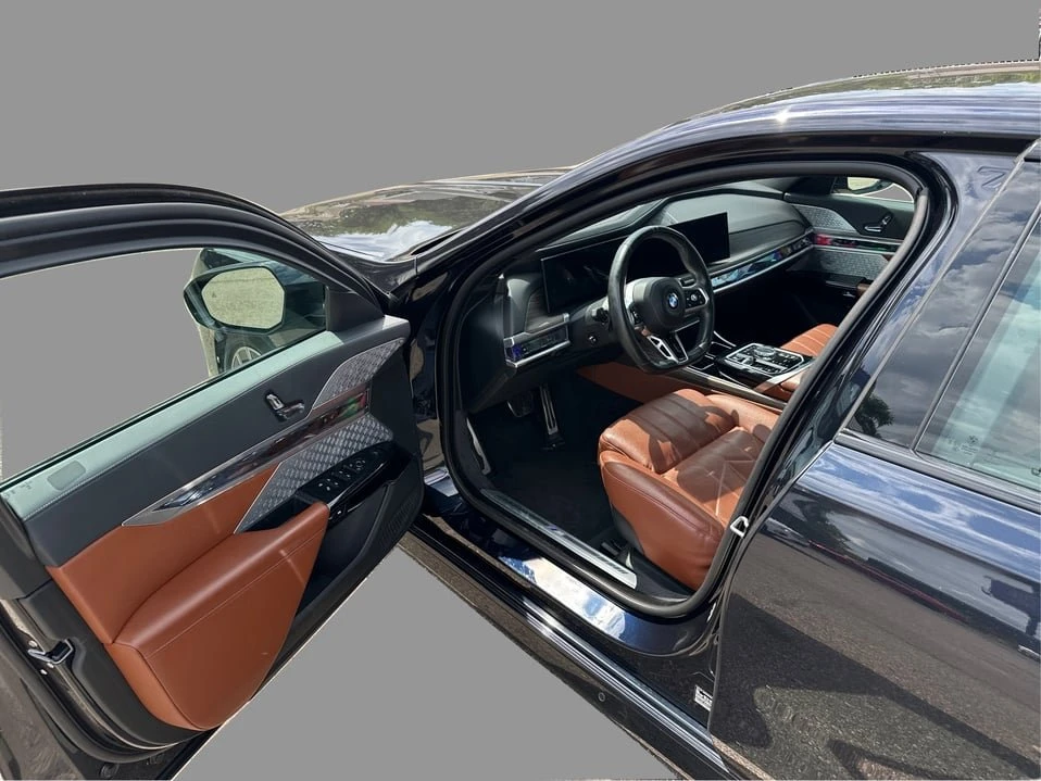 2023 BMW G70 7 Series - Image 9 of 20