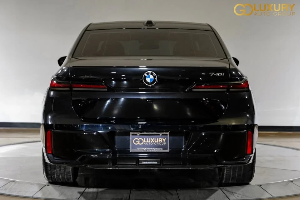2023 BMW G70 7 Series - Image 11 of 19