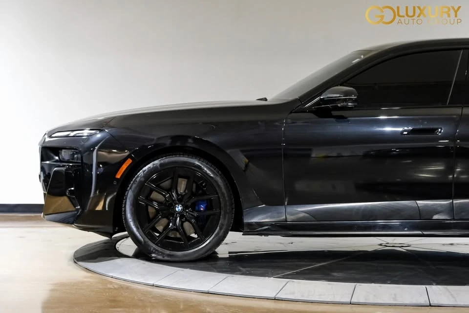 2023 BMW G70 7 Series - Image 14 of 19