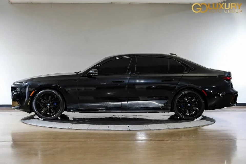2023 BMW G70 7 Series - Image 13 of 19