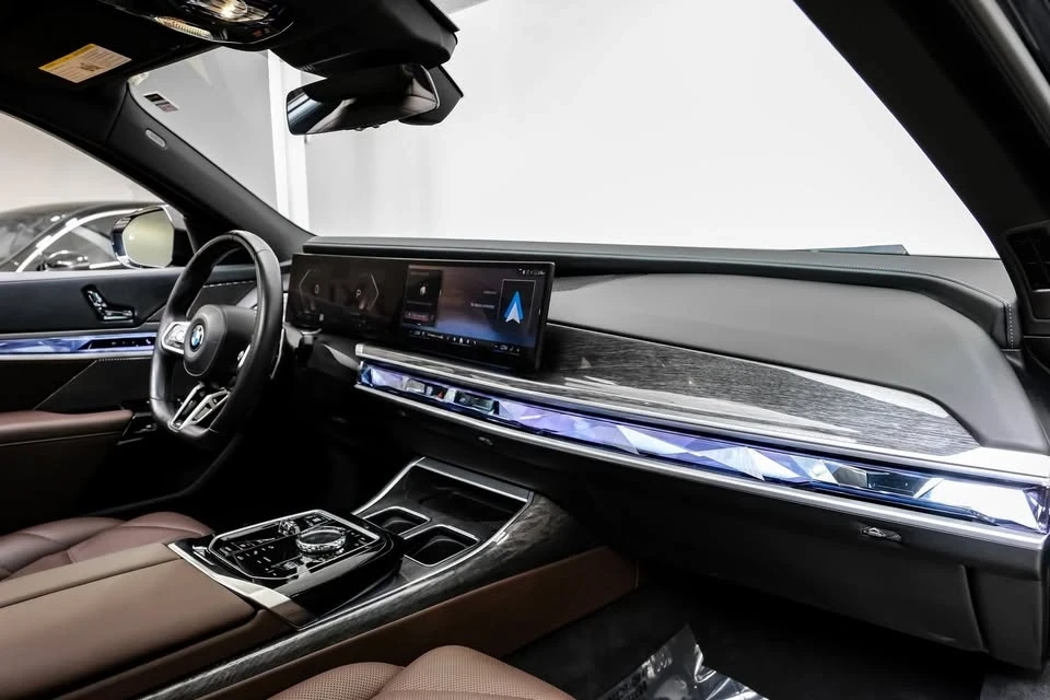 2023 BMW G70 7 Series - Image 17 of 19