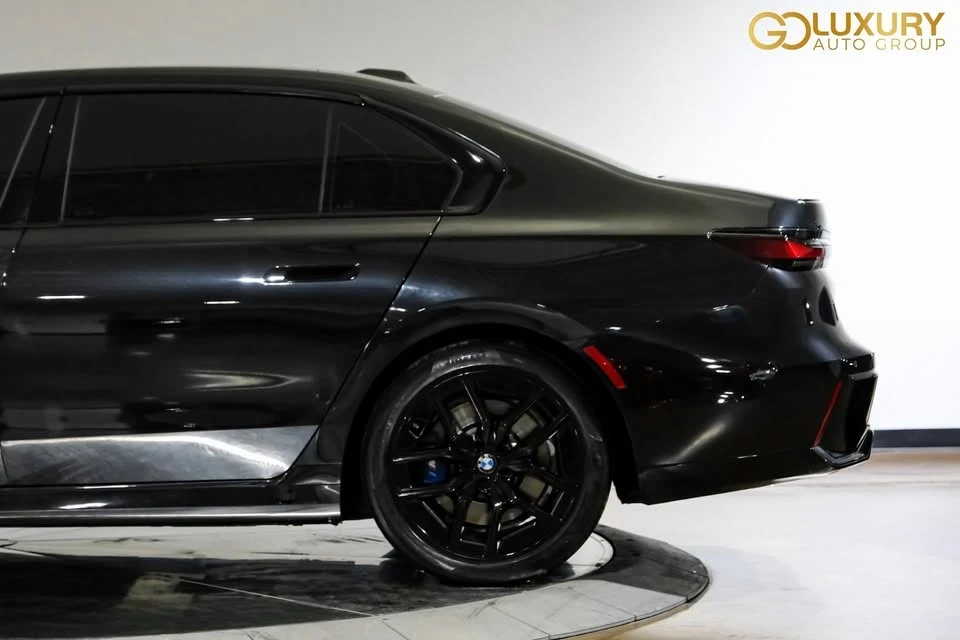 2023 BMW G70 7 Series - Image 15 of 19