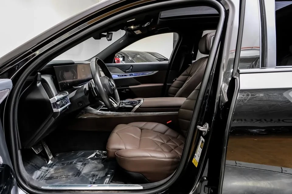 2023 BMW G70 7 Series - Image 4 of 19