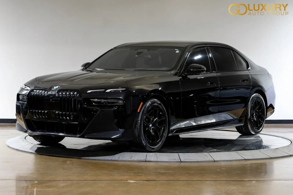 2023 BMW G70 7 Series - Image 8 of 19