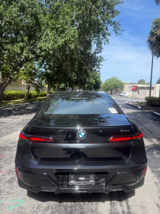 2023 BMW G70 7 Series - Image 4 of 17