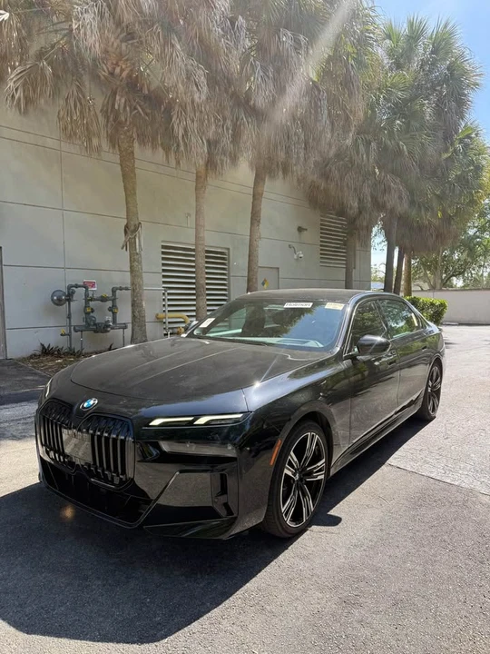 2023 BMW G70 7 Series - Image 2 of 17