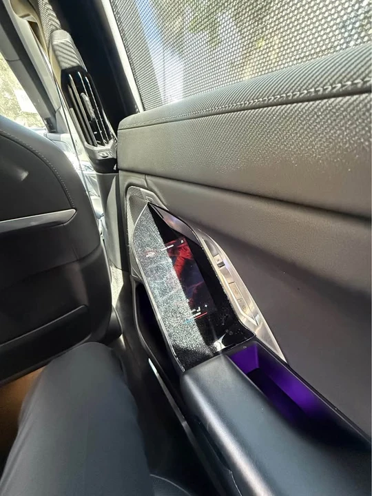 2023 BMW G70 7 Series - Image 16 of 17