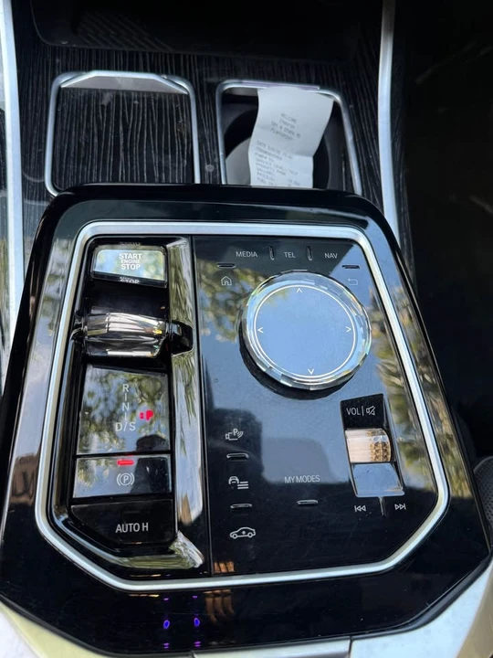 2023 BMW G70 7 Series - Image 12 of 17