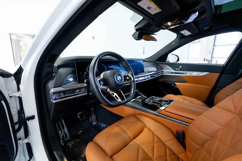 2023 BMW G70 7 Series - Image 13 of 19