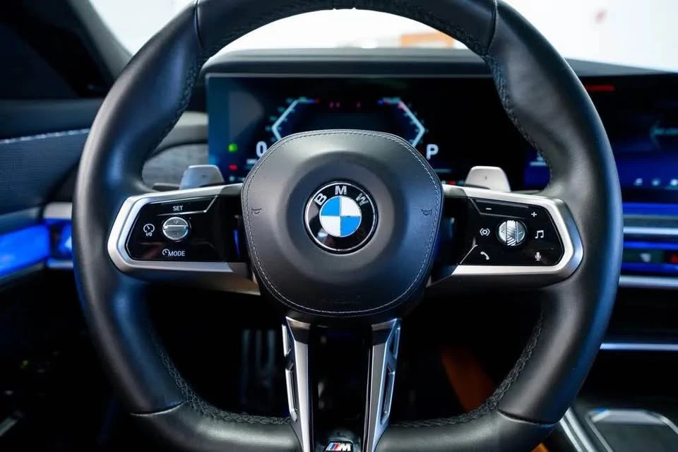 2023 BMW G70 7 Series - Image 14 of 19