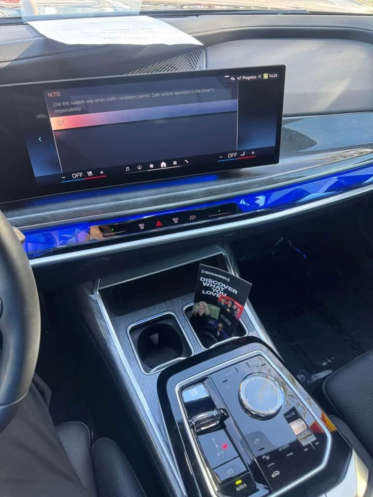 2023 BMW G70 7 Series - Image 7 of 9