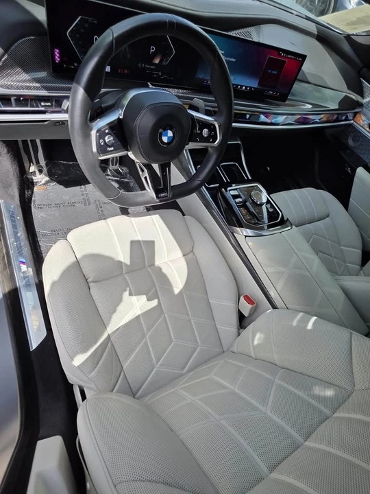 2023 BMW G70 7 Series - Image 6 of 7