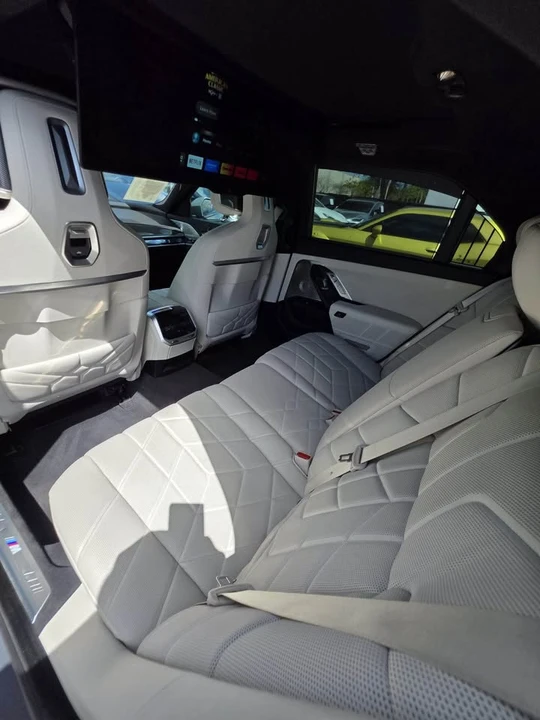 2023 BMW G70 7 Series - Image 7 of 7