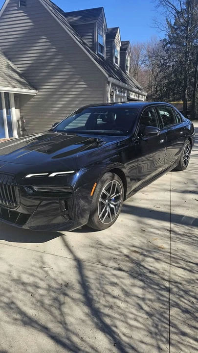 2023 BMW G70 7 Series - Image 2 of 4