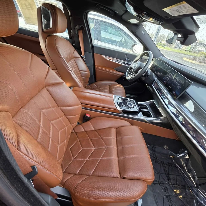 2023 BMW G70 7 Series - Image 3 of 3