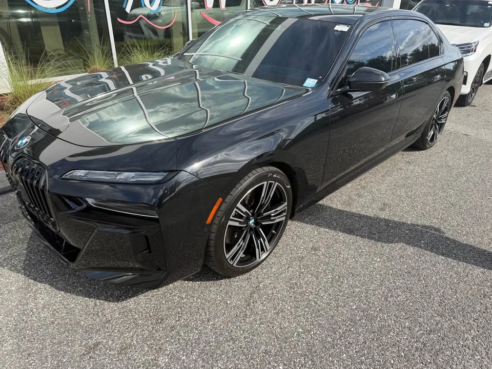 2023 BMW G70 7 Series - Image 3 of 13