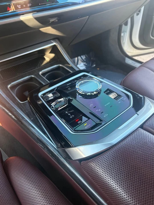 2023 BMW G70 7 Series - Image 11 of 20