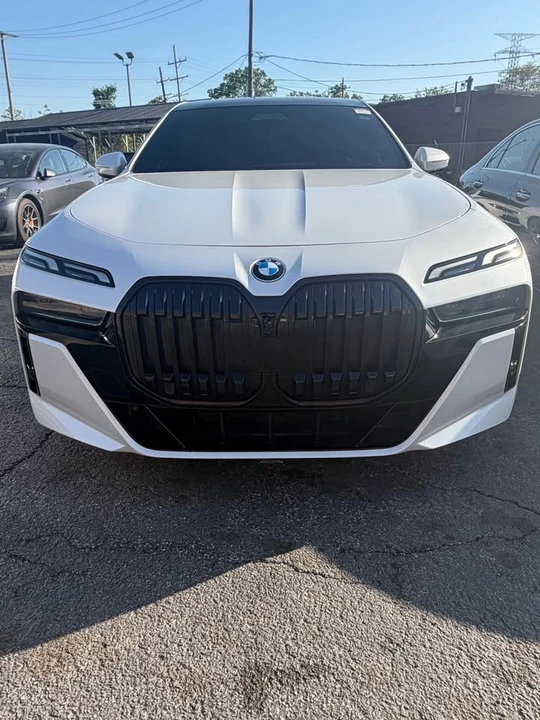2023 BMW G70 7 Series - Image 2 of 20