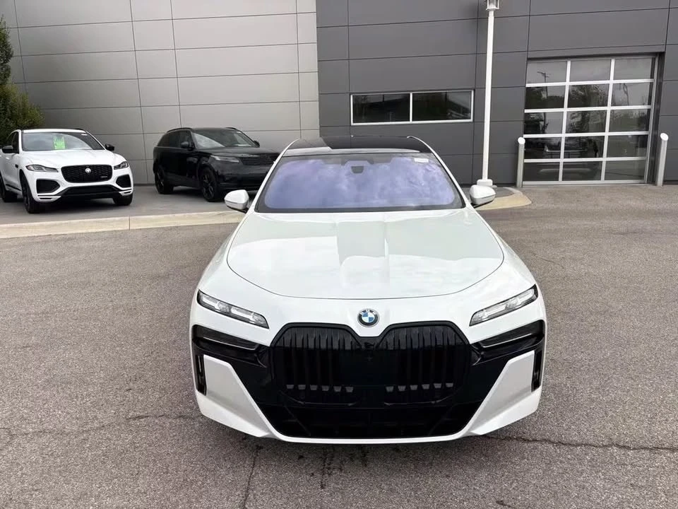 2023 BMW G70 7 Series - Image 2 of 17