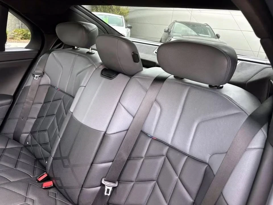 2023 BMW G70 7 Series - Image 16 of 17