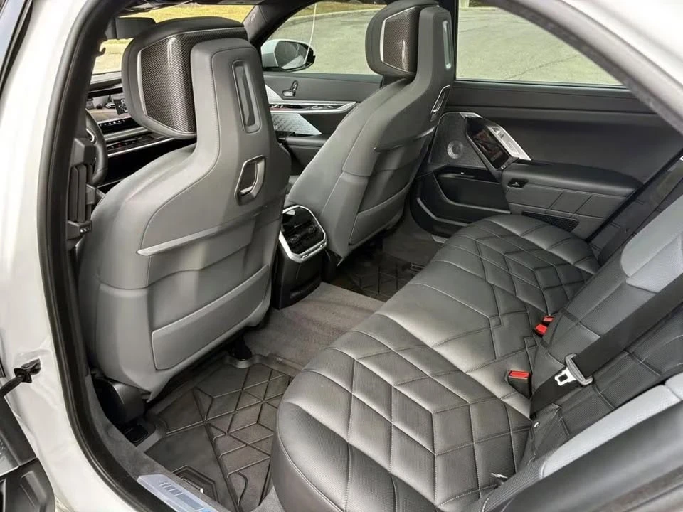 2023 BMW G70 7 Series - Image 15 of 17