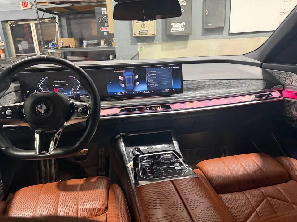 2023 BMW G70 7 Series - Image 14 of 20