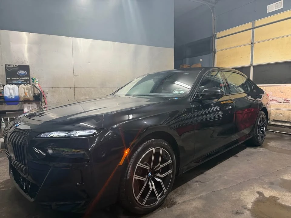 2023 BMW G70 7 Series - Image 2 of 20